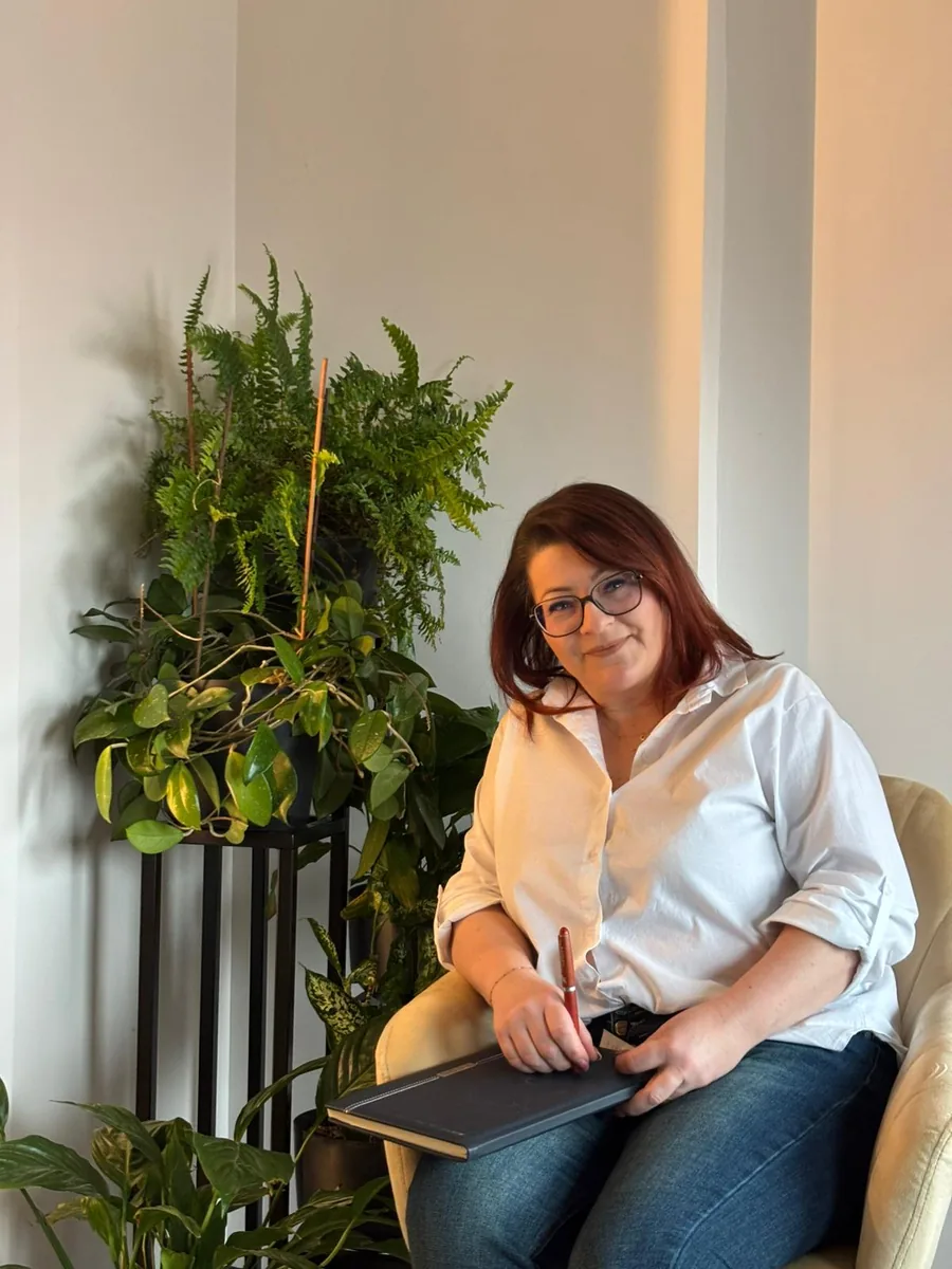 Natalia Brząkała w gabinecie